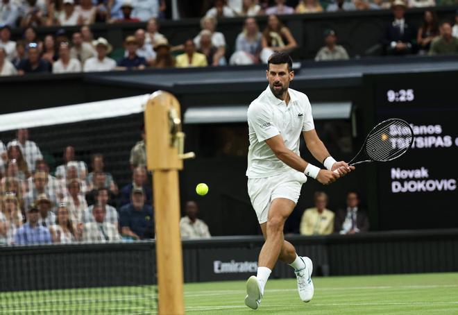 Djokovic destroza a Tsitsipas y se sitúa en tercera ronda de Wimbledon