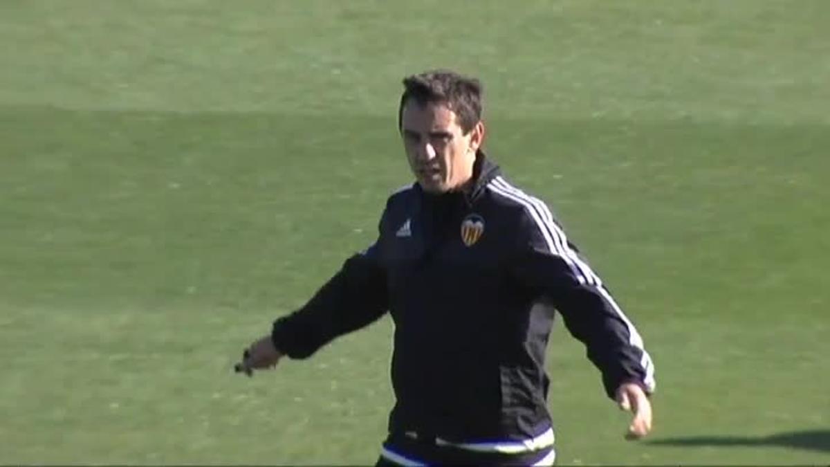 El Valencia cesa a Neville