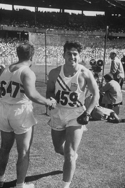 Connolly durante la final de Melbourne en 1956.