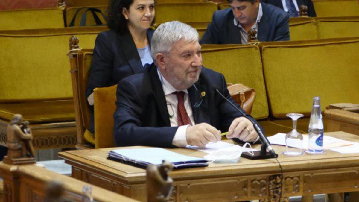 Jeroni Mas en su último pleno como secretario del Consell de Mallorca.