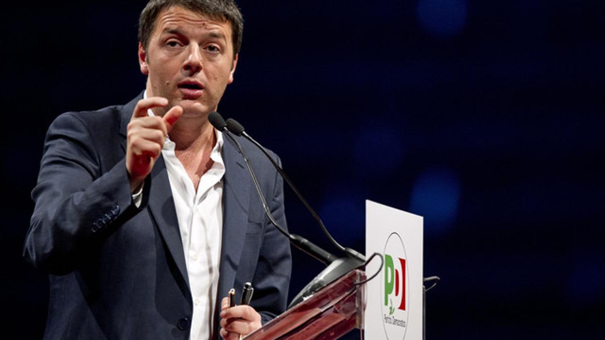 Matteo Renzi, durante un acto de campaña de las elecciones europeas, en Turín, el 12 de abril.