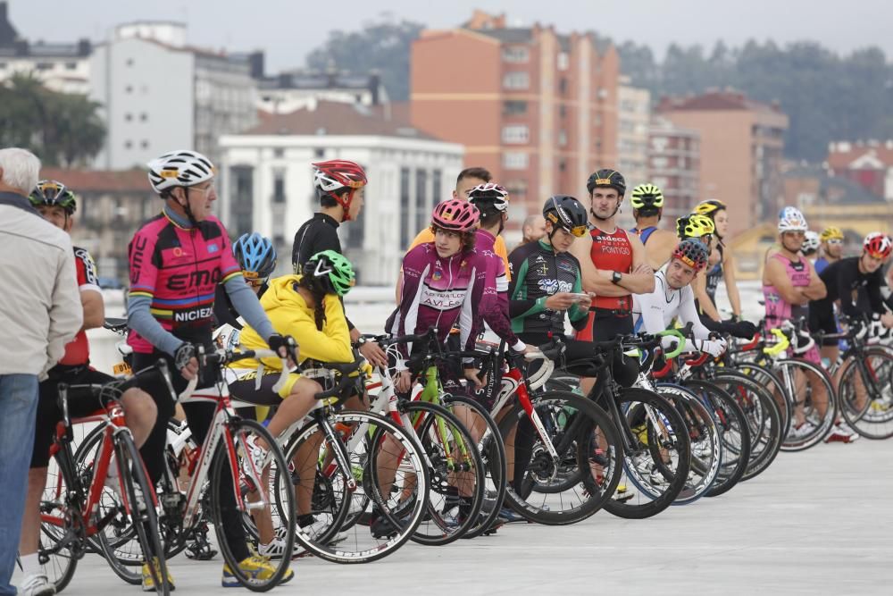 Carrera popular con Javier Gómez Noya, premio "Princesa de Asturias" de los Deportes 2016, en Avilés