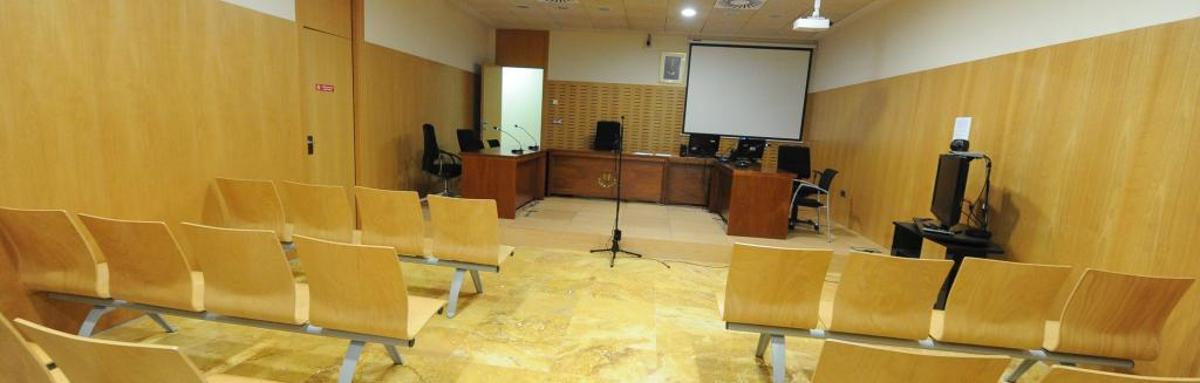 La huelga de jueces y fiscales obliga a suspender 304 juicios en la Región