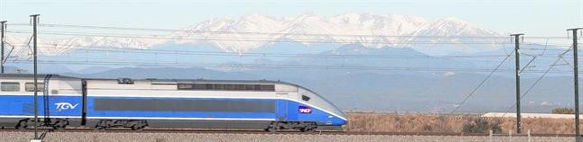 El primer TGV de la SNCF entre Barcelona i París, ahir a les 10.14 hores, també a Garrigàs. El primer TGV de la SNCF entre Barcelona i París, ahir a les 10.14 hores, també a Garrigàs.