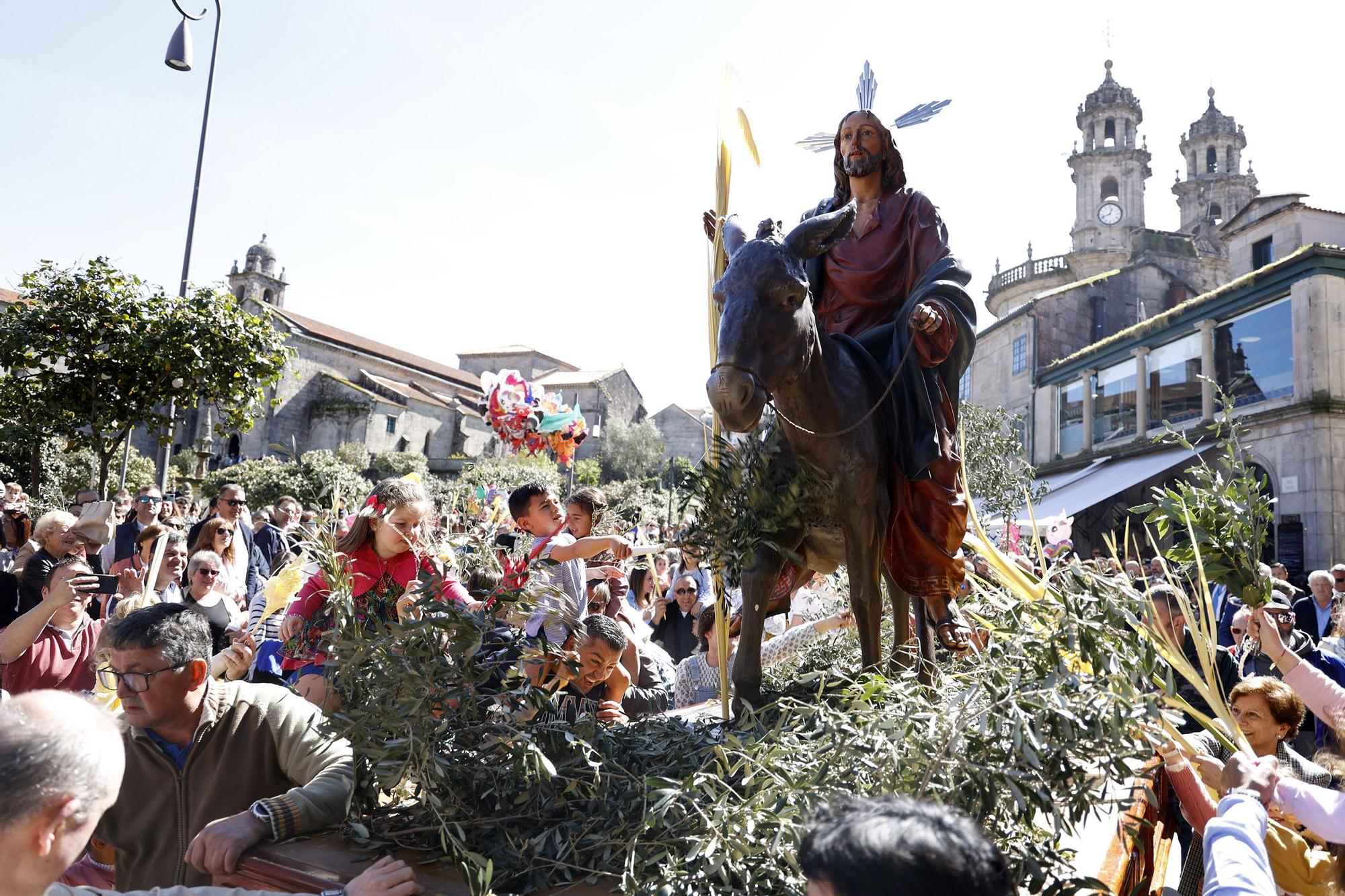 Devoción familiar en la burrita de Pontevedra