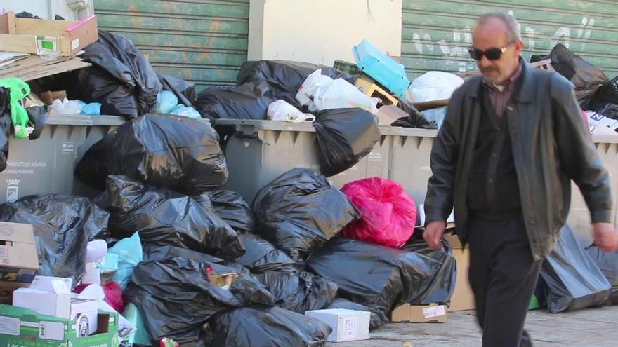 La basura se sigue acumulando en el Centro de Málaga