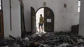 Un ataque ruso provoca un incendio en un mercado de libros en Kiev