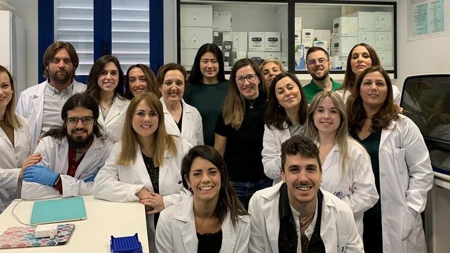 Imagen de los miembros que componen el equipo del Laboratorio de Biología Molecular del Cáncer de Málaga.