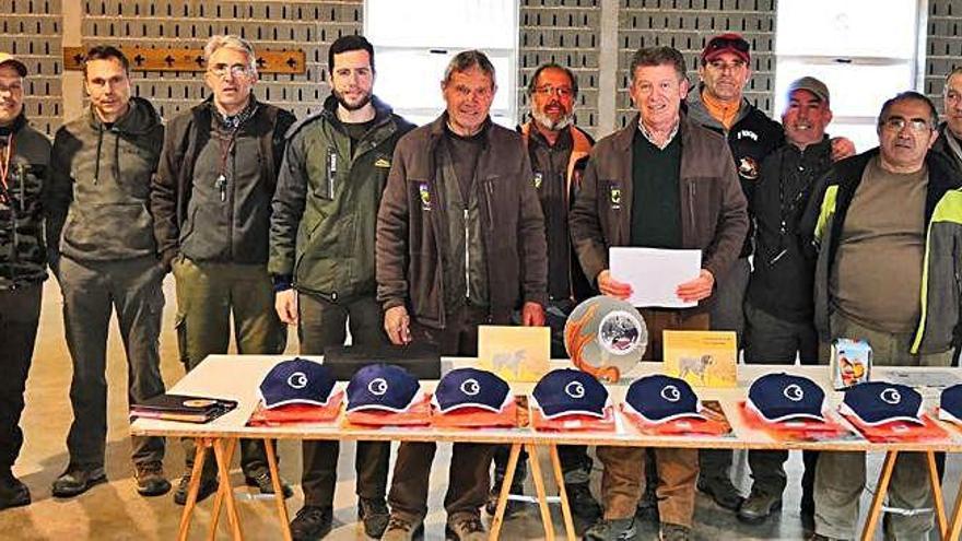 Organizadores y participantes en la primera prueba del Provincial de San Huberto.