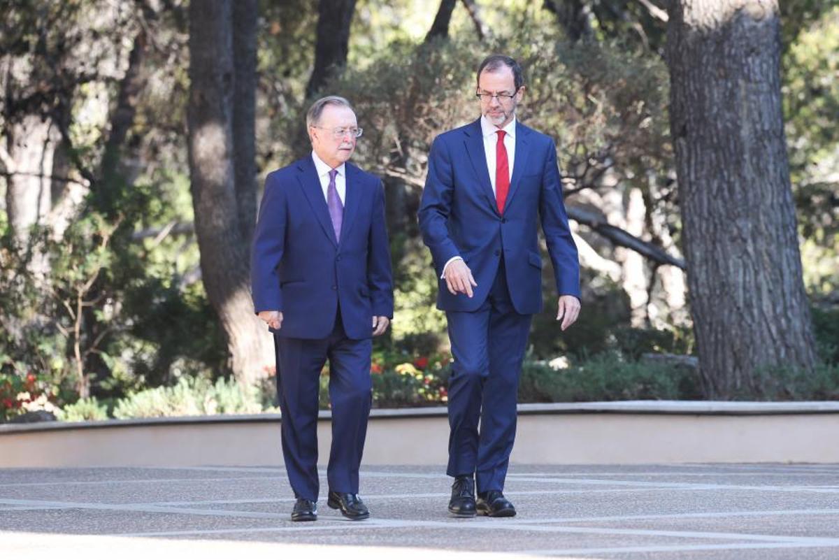 El Rey recibe en audiencia a Juan Jesús Vivas Lara, presidente de la Ciudad Autónoma de Ceuta El Rey recibe en audiencia a Juan Jesús Vivas Lara, presidente de la Ciudad Autónoma de Ceuta