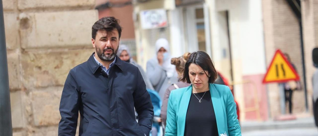 José Aix (Ciudadanos) y Carolina Gracia (PSOE), el día que registraron la moción de censura