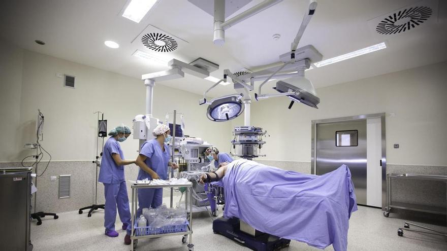 La Junta defiende mejoras en las listas quirúrgicas de Traumatología en Cáceres