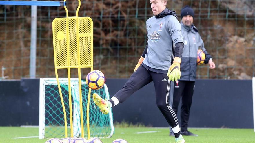 Rubén Blanco: &quot;Nos equivocaremos si pensamos en el partido del Standard&quot;