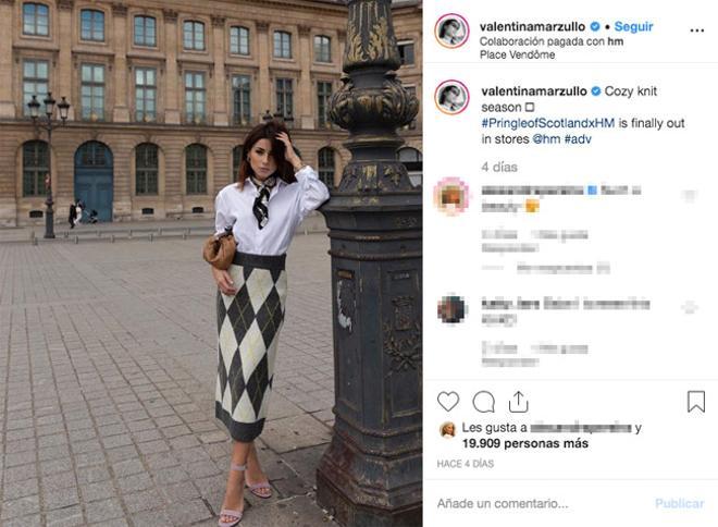 La 'influencer' Valentina Marzullo con falda de rombos de Pringle of Scotland x H&amp;M