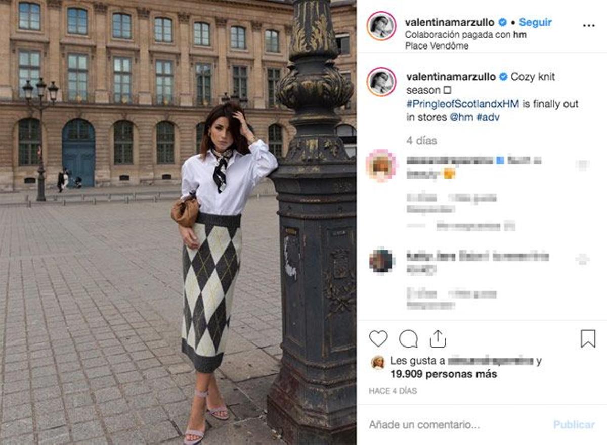 La 'influencer' Valentina Marzullo con falda de rombos de Pringle of Scotland x H&M