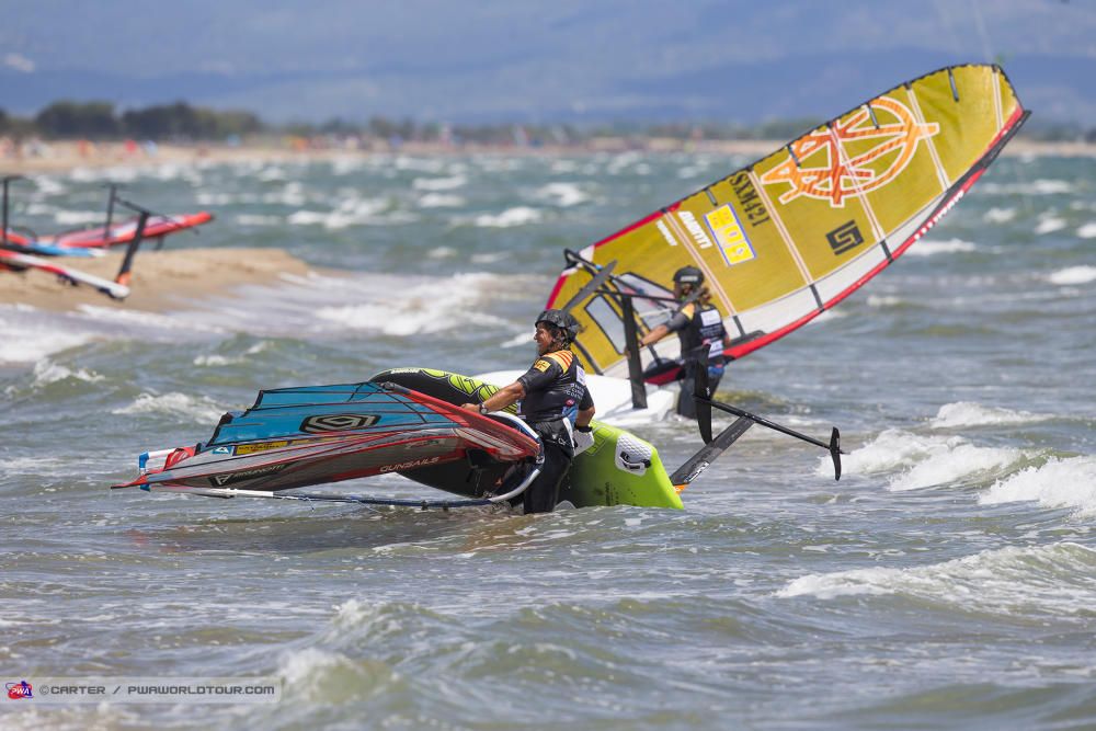 L''elit mundial del Windsurf competeix al Golf de Roses