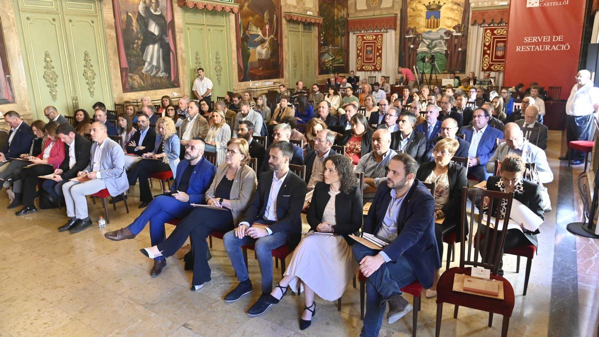 Imagen de archivo de una reunión de alcaldes en la Diputación de Castellón.