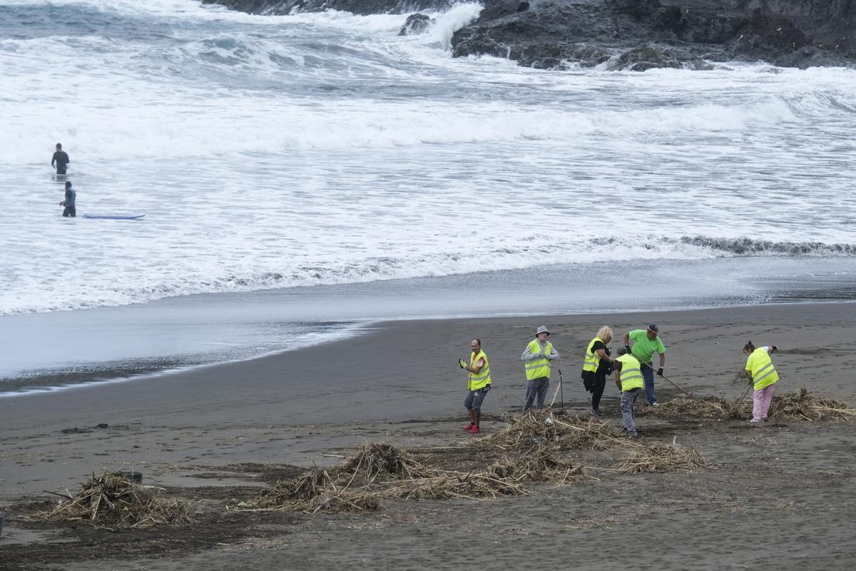 Playa de Hoya del Pozo en Telde tras las lluvias que afectaron a Canarias