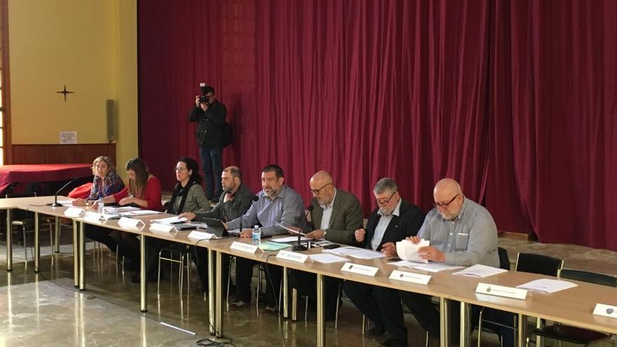 Las autoridades del Consell, en la asamblea de alcaldes celebrada hoy en Palma.