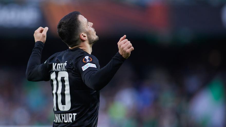 Betis - Eintracht | El golazo de Kostic ante el Betis