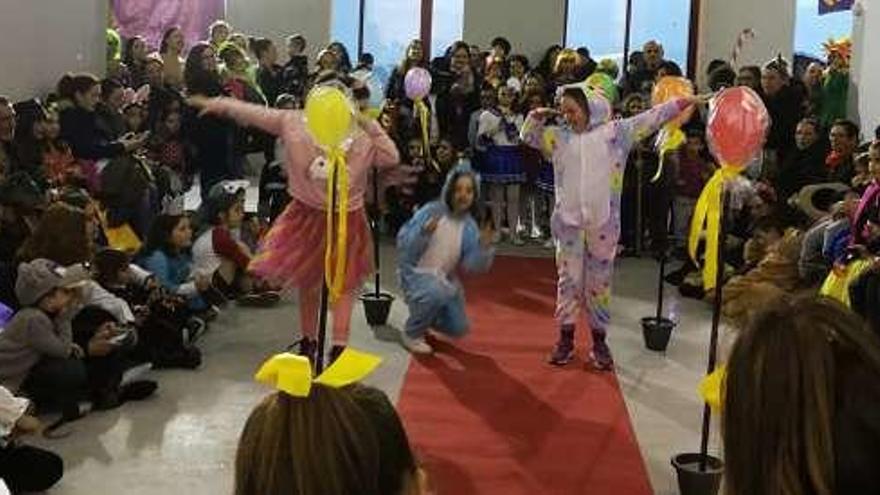 Festival de comparsas en Quintela y animación para niños en Moaña