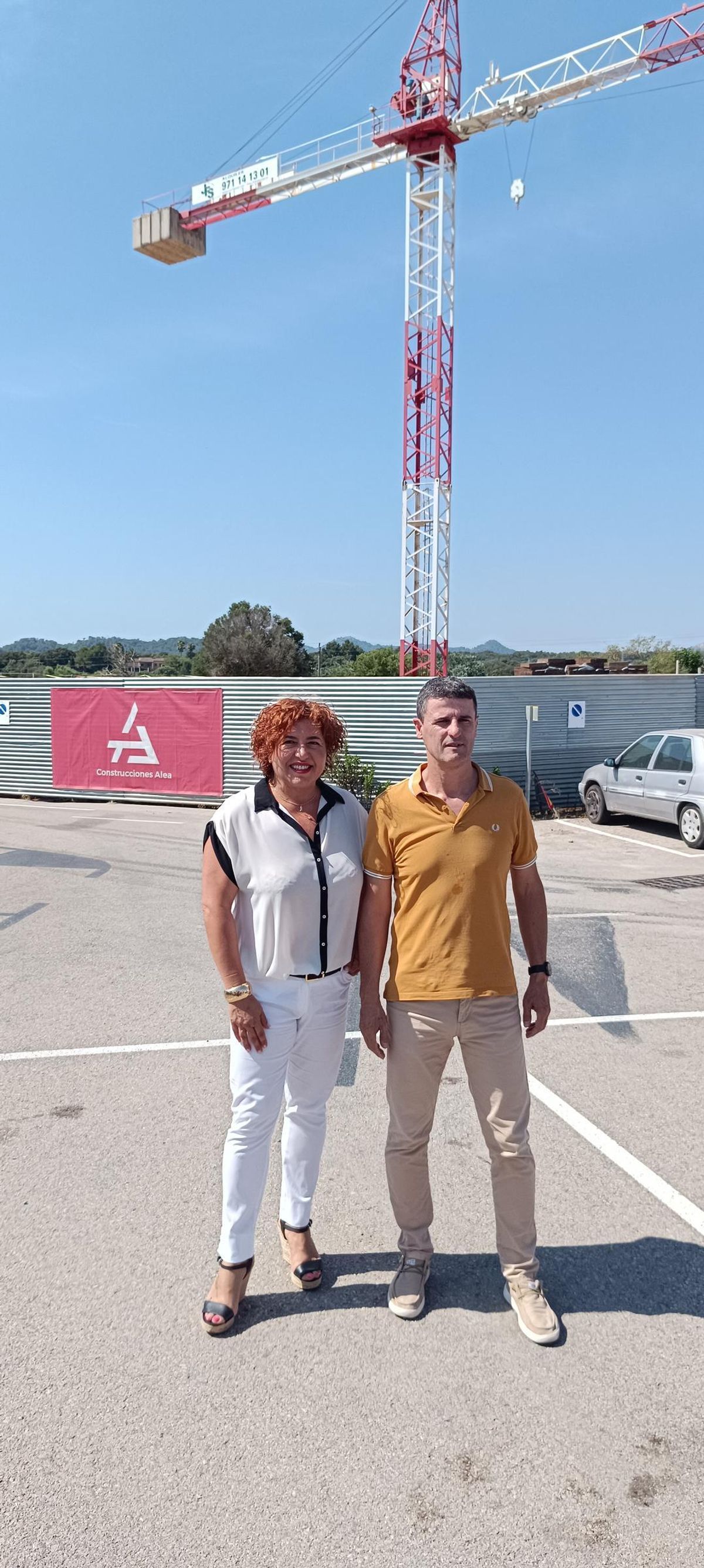 Maria Antònia Sureda y el alcalde Manolo Galán.
