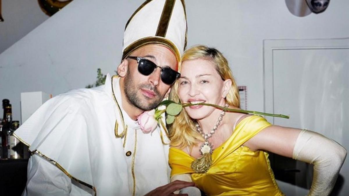 Madonna se disfraza de 'La bella y la bestia' para un festival