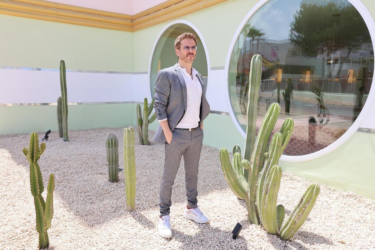 Todas las imagenes de el cineasta Juanma Bajo Ulloa, en Ibiza para presentar su última película, 'El mal'.