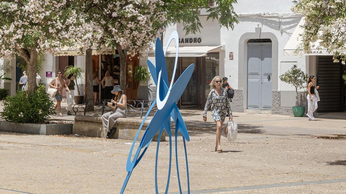 Estructura de la artísta Amalie Jakobsen en Vara de Rey.