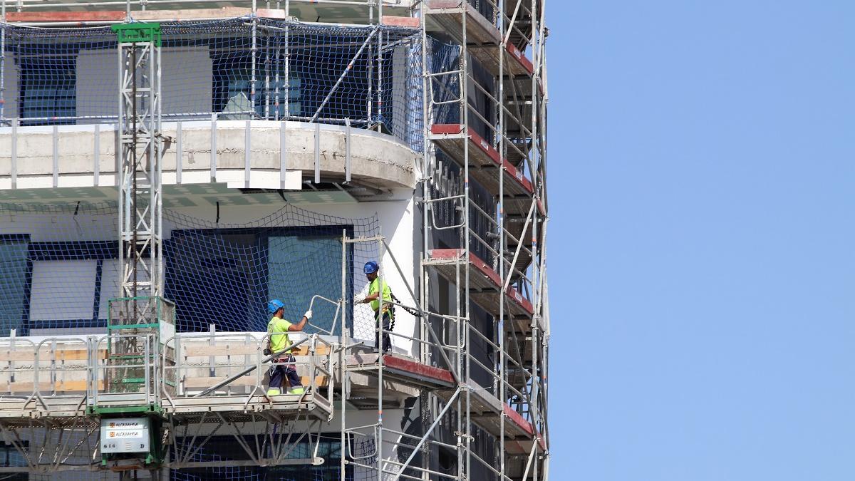 Una imagen de construcción de viviendas en Málaga.