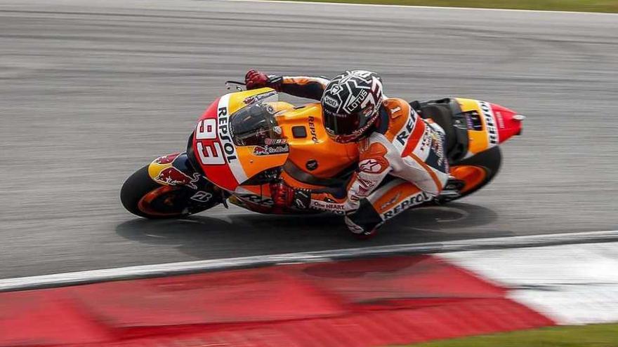 El español Marc Márquez, durante los entrenamientos de ayer en Sepang.