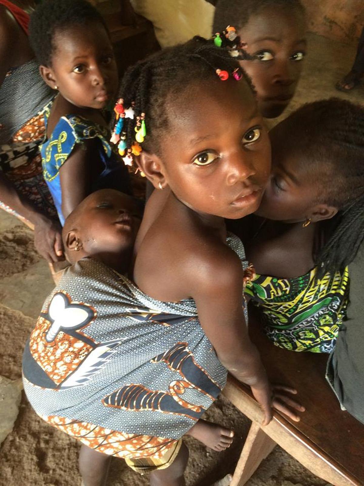 Grupo de niños en Somwa, Benín, en el año 2015.