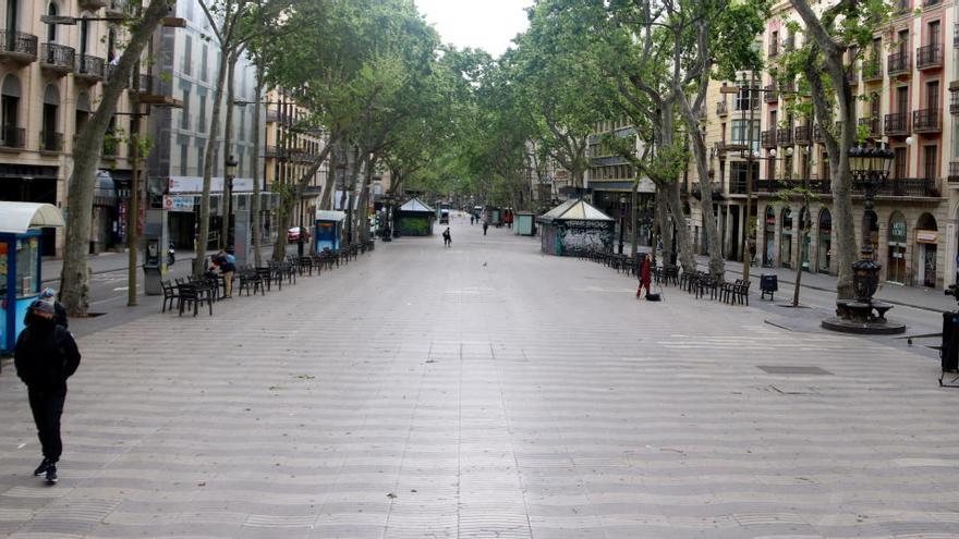 La Rambla de Barcelona, força buida de gent en un Sant Jordi inusual i confinat, el passat 23 d&#039;abril |