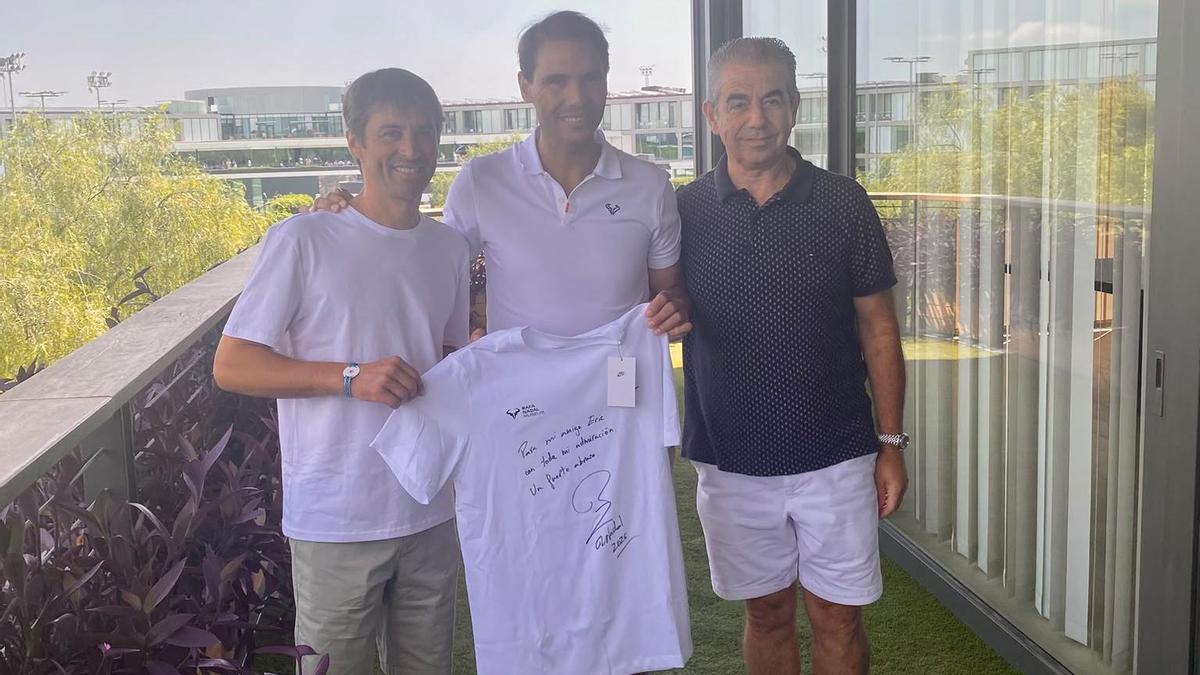 Rafa Nadal recibe a Eric Raffin en su academia en Manacor.