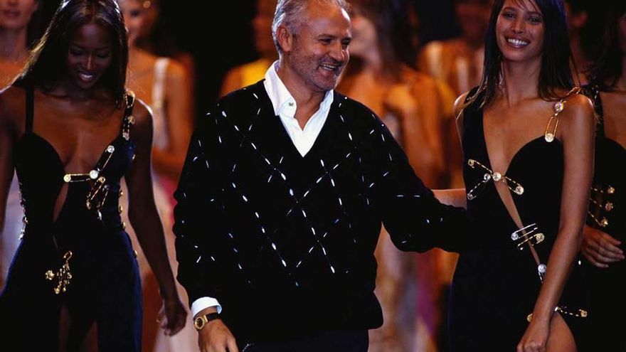 Versace, a golpe de subasta