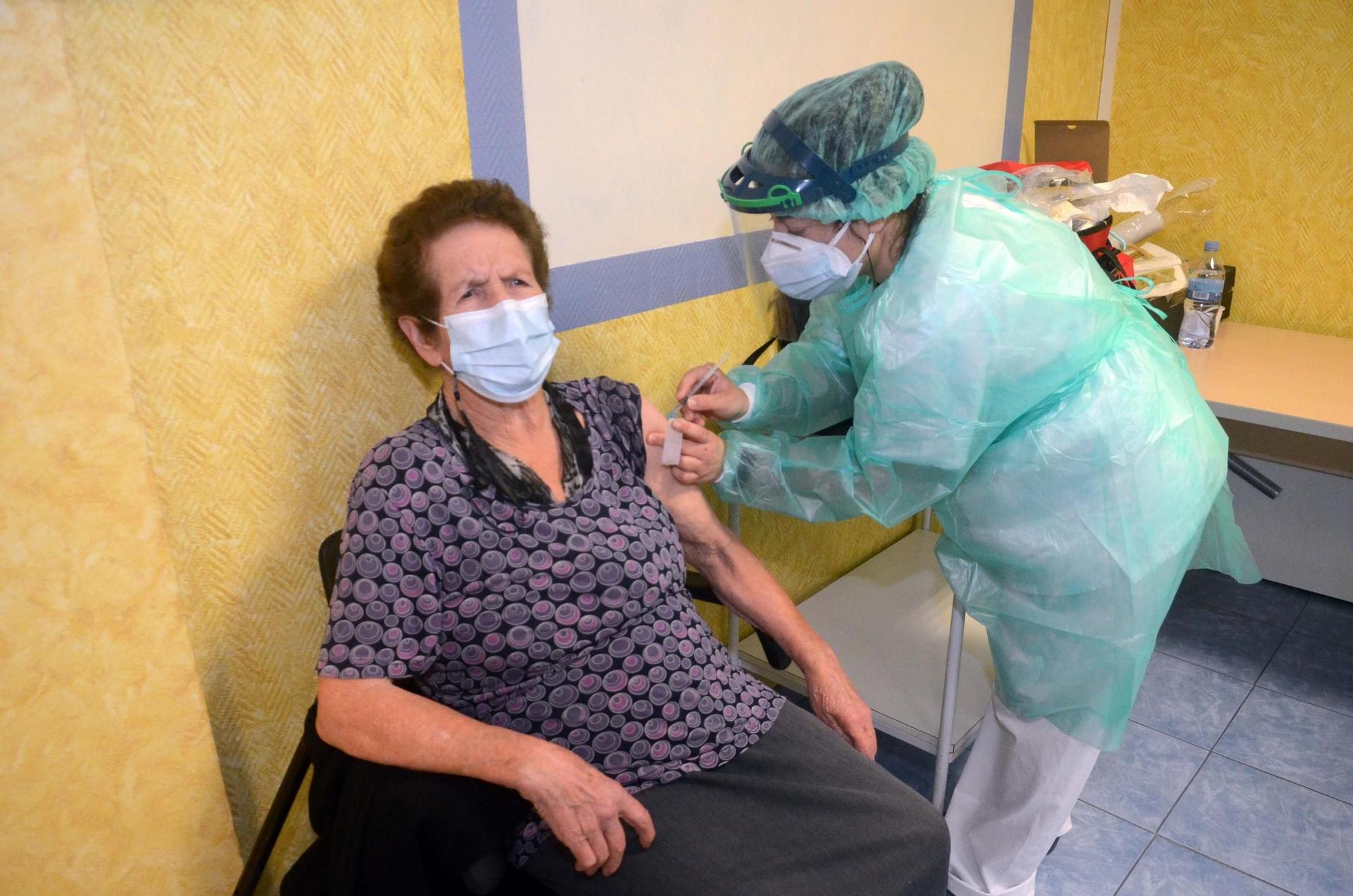 Vacunación COVID en el centro de salud de Vilagarcía