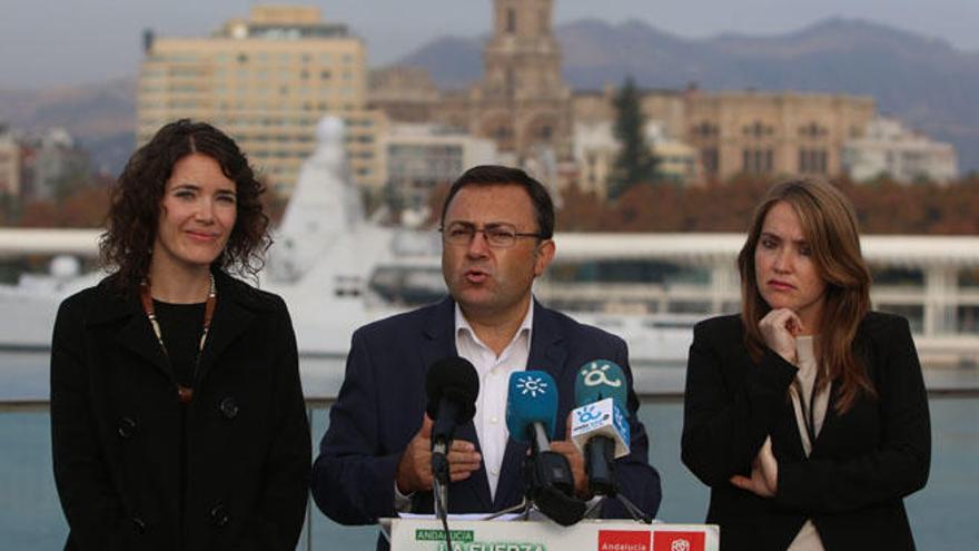 Desiree Rodríguez, Miguel Ángel Heredia y Alicia Murillo, en la presentación de la Agenda 2020 en el entorno de La Farola.
