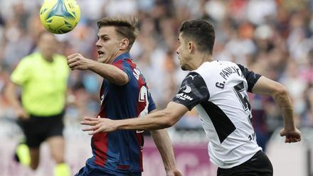 Resumen, goles y highlights del Valencia 1 - 1 Levante de la jornada 34 de LaLiga Santander