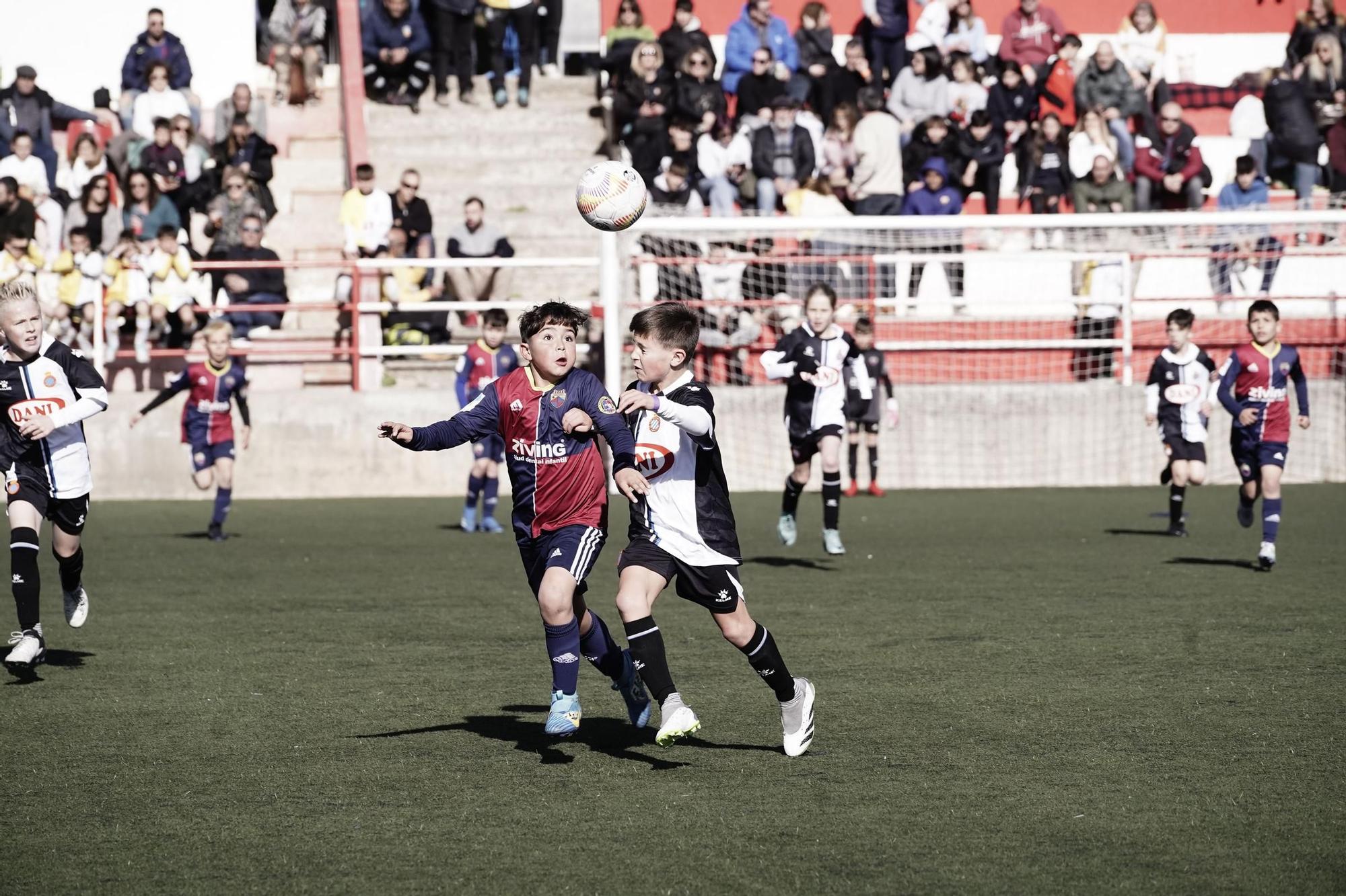 Imatges de la desena edició del torneig Ciutat de Berga de futbol-7 benjamí