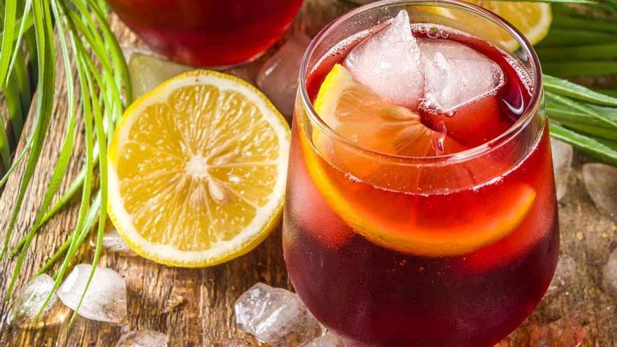 Hallan trocitos de vidrio en algunos botellines de tinto de verano