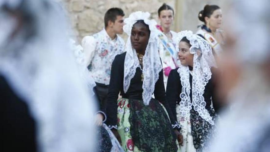 El Castillo acogió anoche la recepción oficial a las candidatas adultas e infantiles a Bellea.