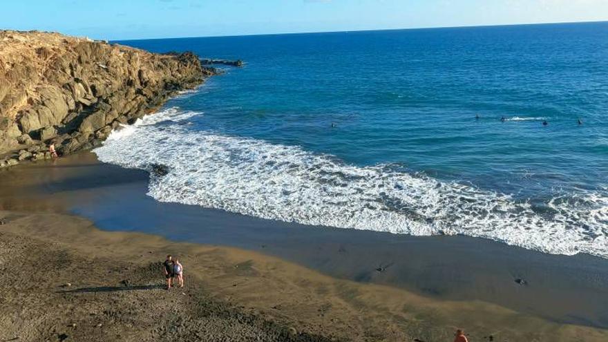 Ni Las Canteras ni El Confital: esta cala 'petfriendly' de Gran Canaria a la que podrás llevar a tu perro este verano para que se dé un chapuzón