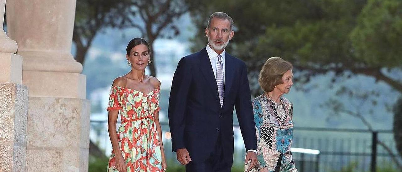 Los Reyes, junto a Doña Sofía, el verano pasado en Marivent.