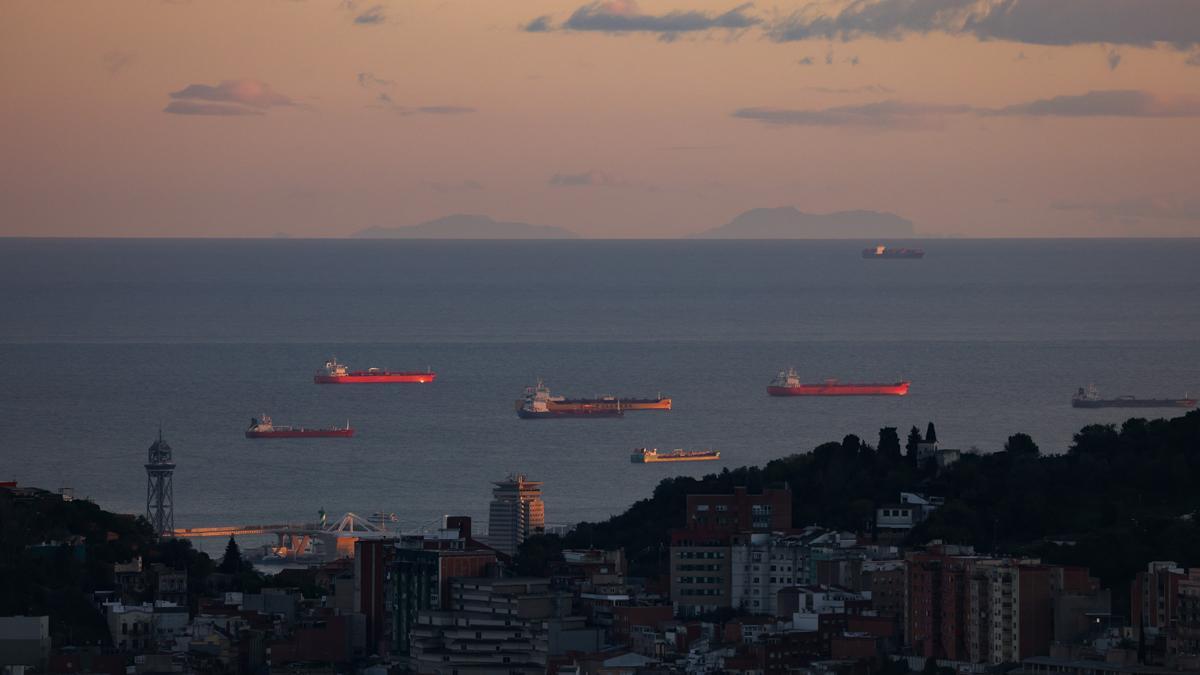 La silueta del Puig Major de Mallorca desde el Forat del Vent a la carretera d’Horta