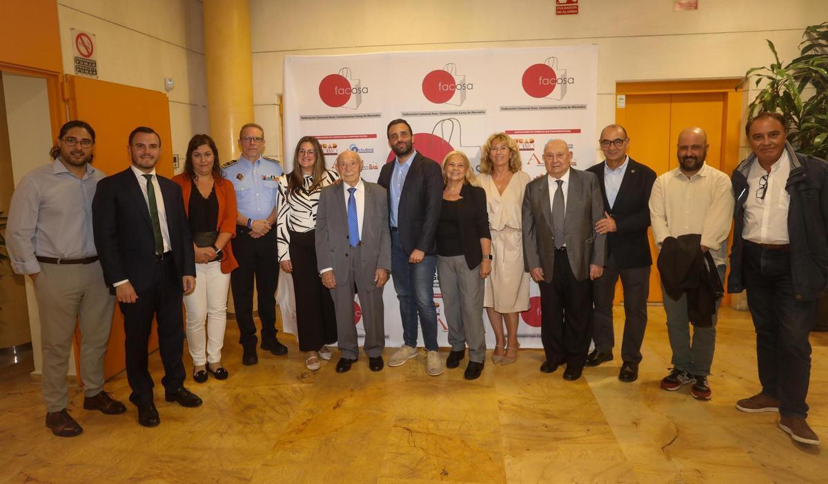 Responsables de la federación, con el alcalde y otras autoridades.