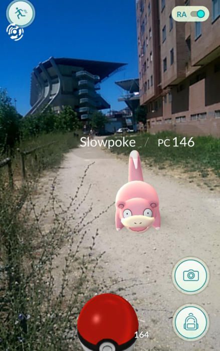Un Slowpoke en el paseo del Lagares, antes de llegar al estadio de Balaídos