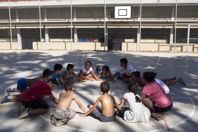 Barcelona 'vuelve al cole' con una carencia de ocio educativo infantil en el 30% de los barrios de la ciudad