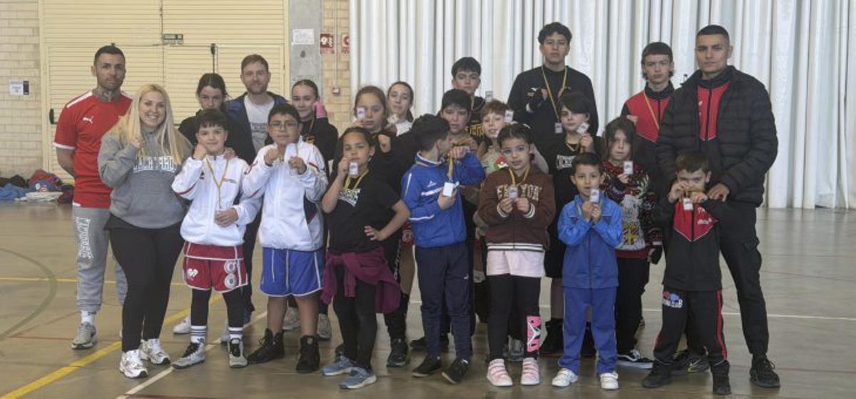 Los jóvenes deportistas de Cachorros Boxing Club.