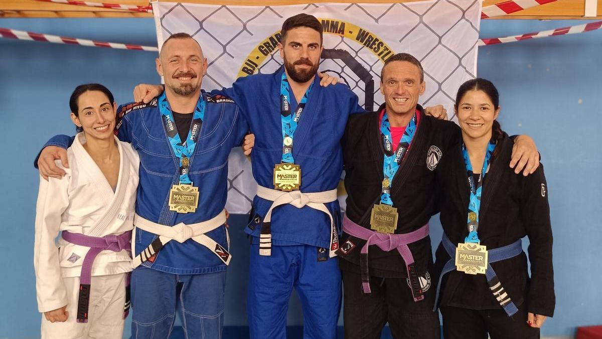 Imagen de los luchadores del Ibiza MMA Team