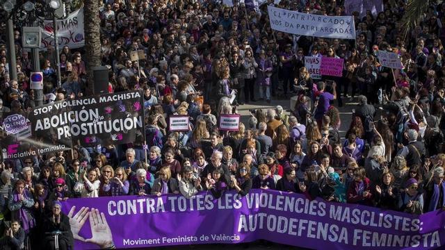 Manifestación feminista del 8 de marzo del año pasado en València.